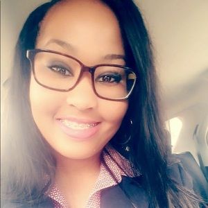 Meet your Posher, Janelle